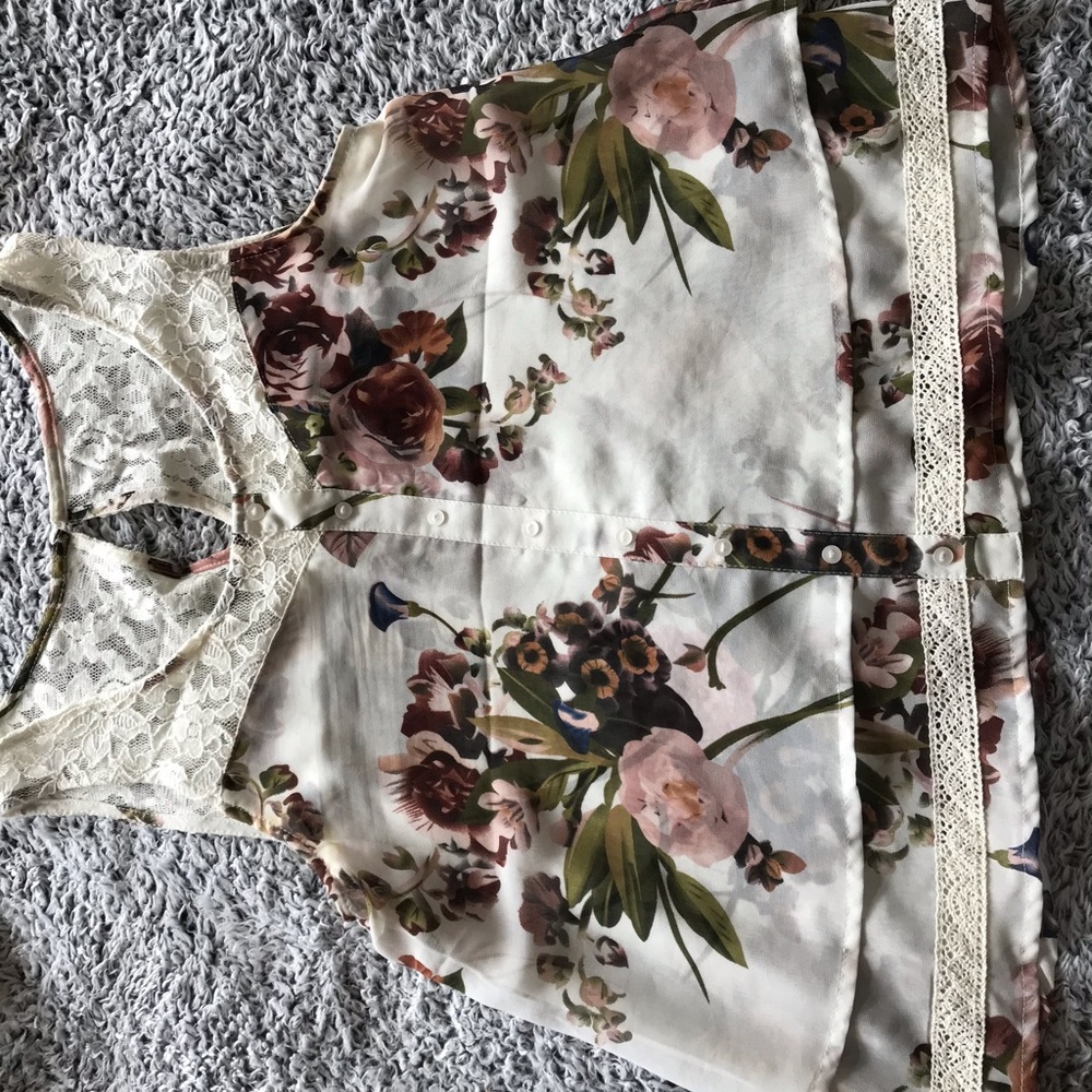 sleeveless blouse